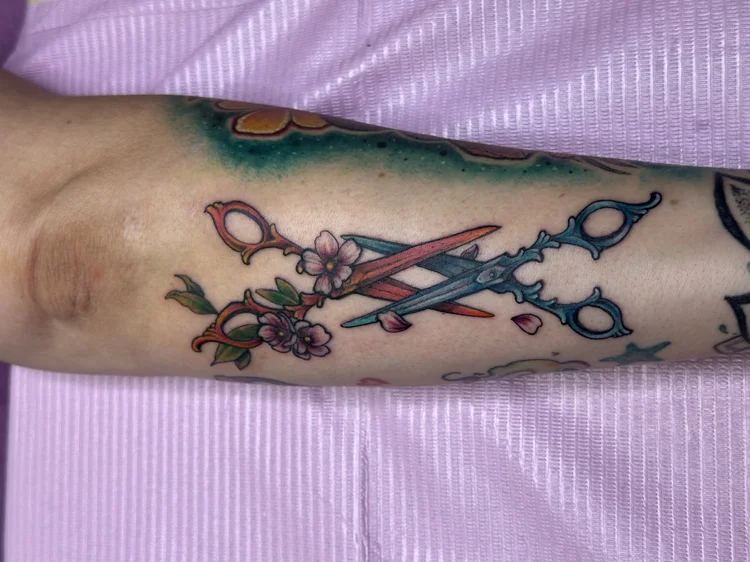 Scissors with flowers